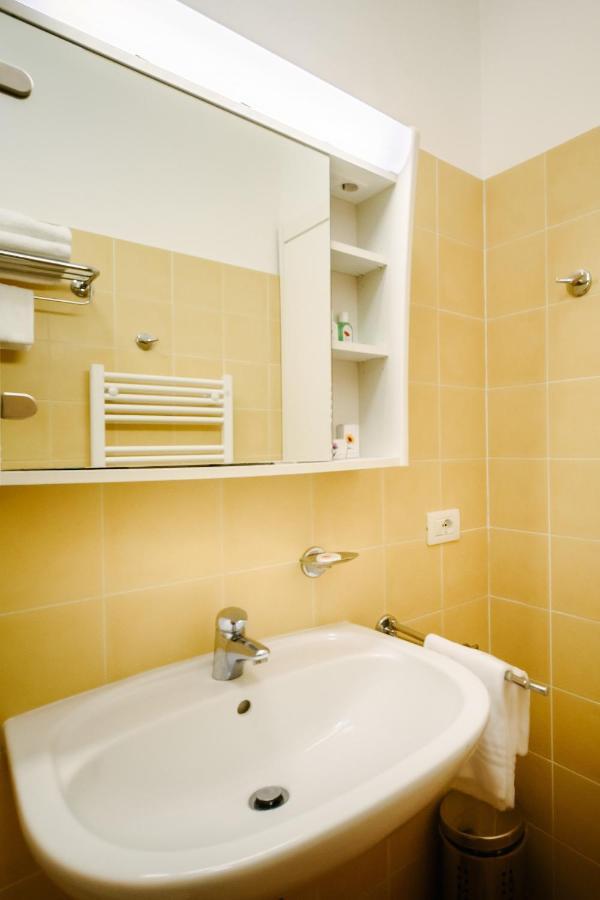 Charming Moment Di Villa Porta - Residenza Leonardo Luino Exterior foto